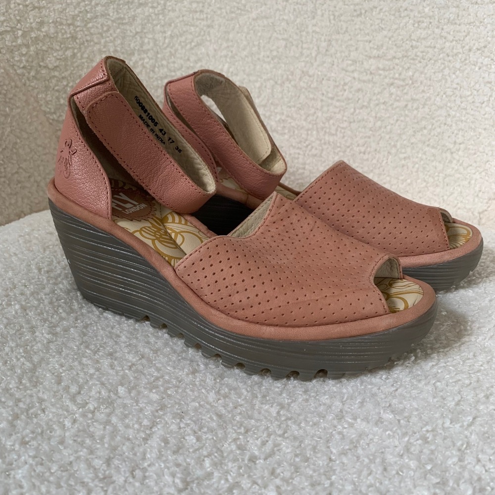 Fly London Wedge Sandal Pink Size 35 (US Size 5)